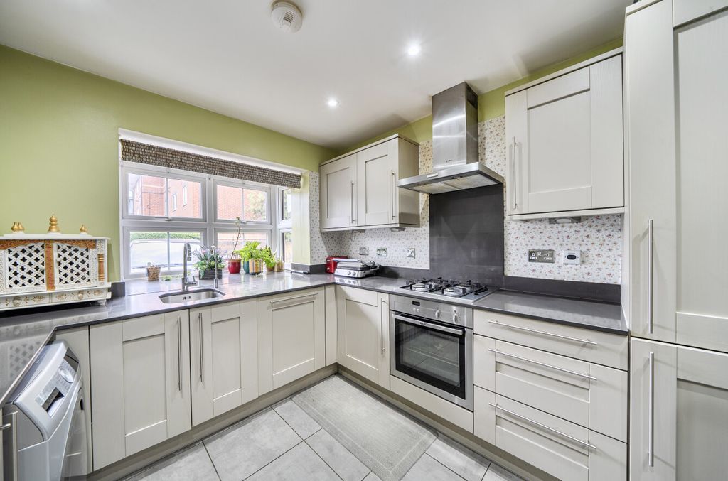Property photo 3 of 14 1447101-29-69Fc88...