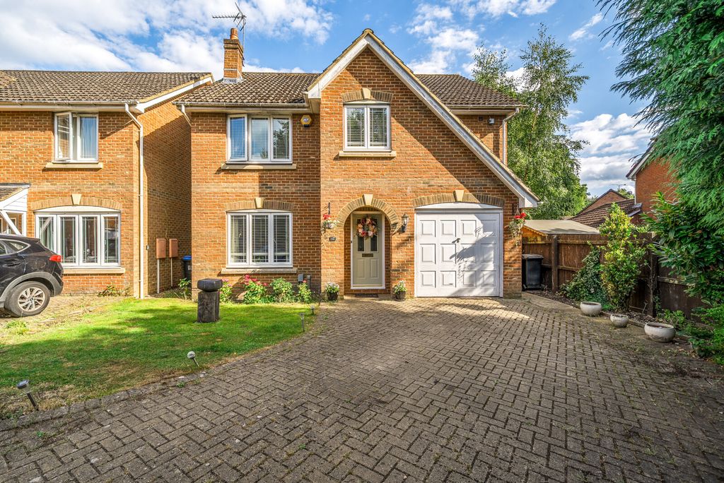 Property photo 1 of 22 1320917-1-686Bf75...