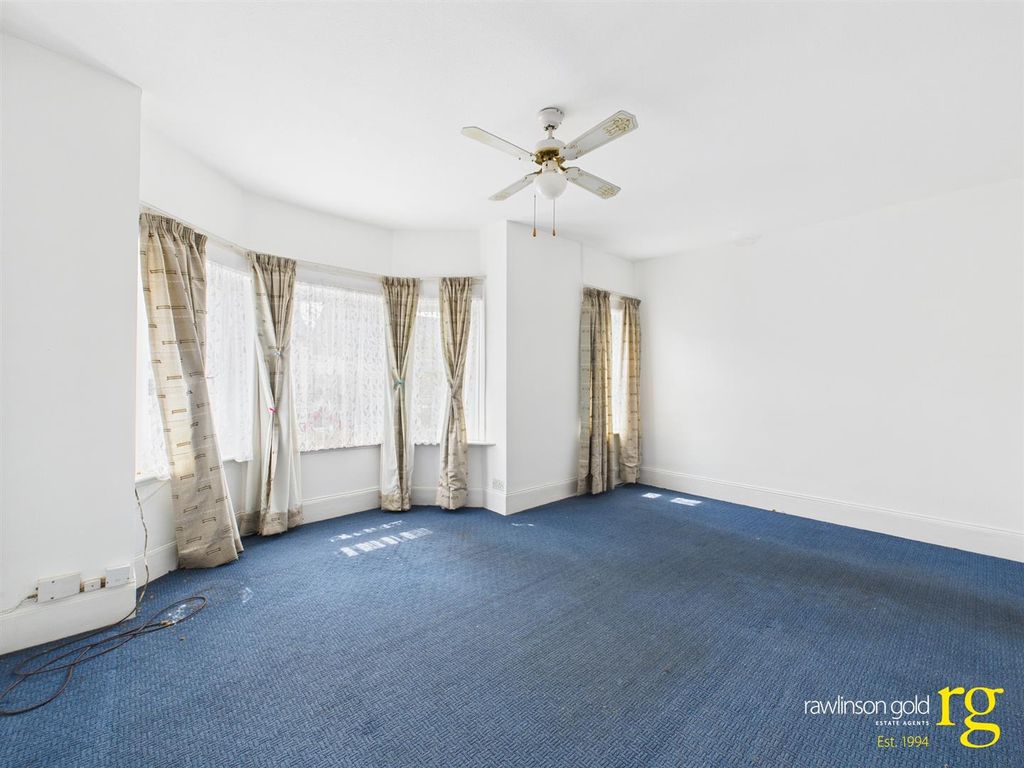 Property photo 2 of 8 Cam02900G0-Pr0249-Still004.Jpg