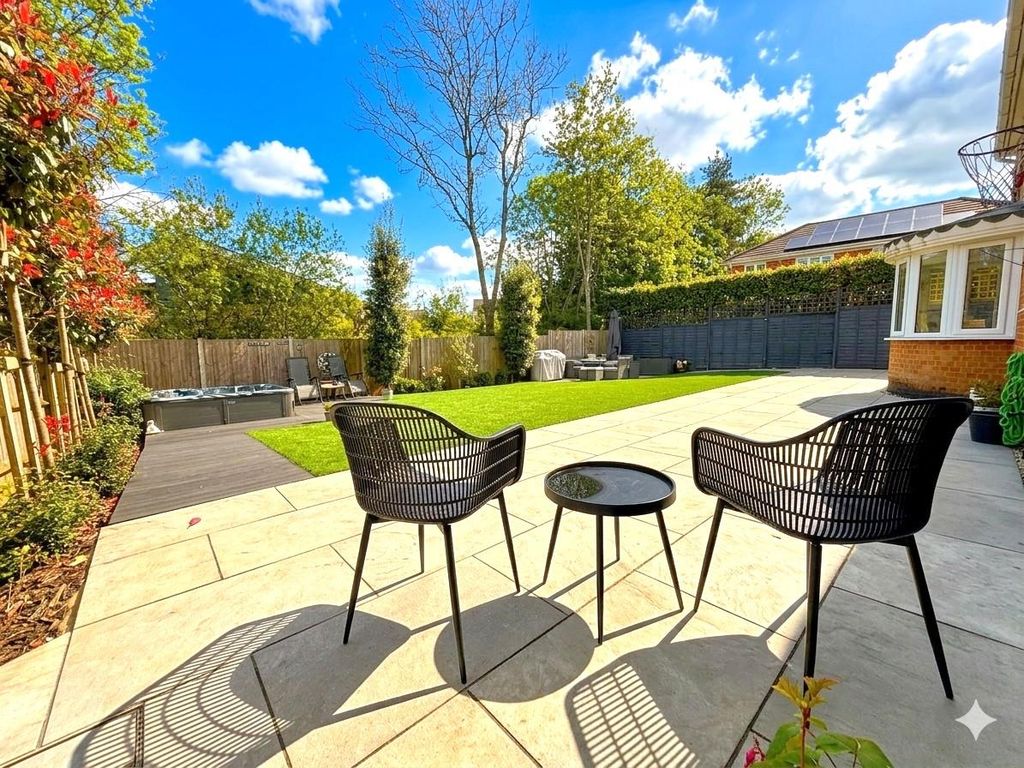 Property photo 2 of 25 Garden.Jpg