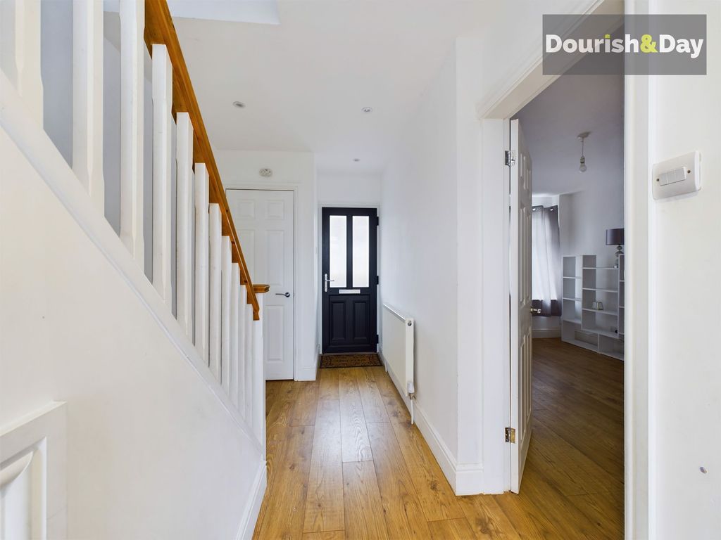 Property photo 2 of 13 Photo 9