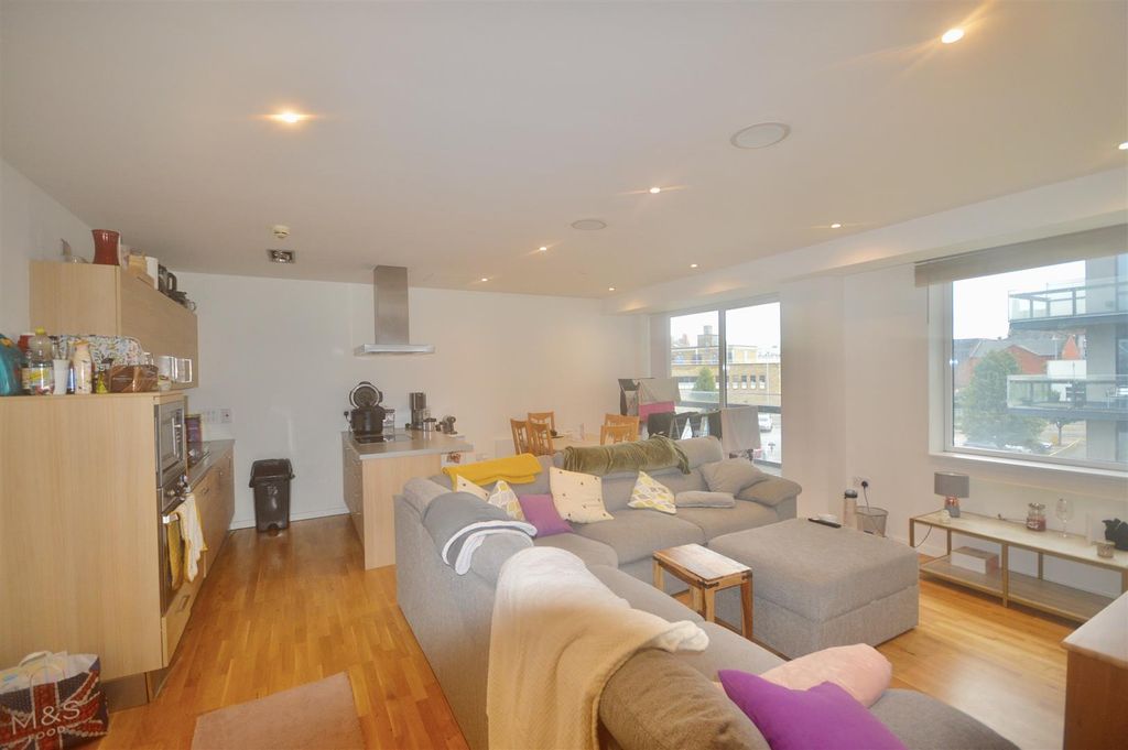 Property photo 2 of 8 Dsc_0006.Jpeg