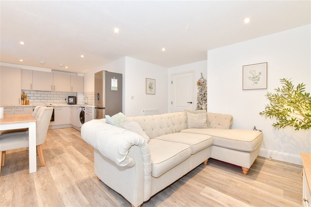 Property photo 1 of 10 Lounge/Diner