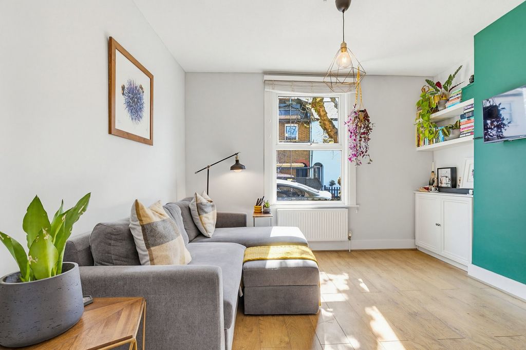 Property photo 2 of 23