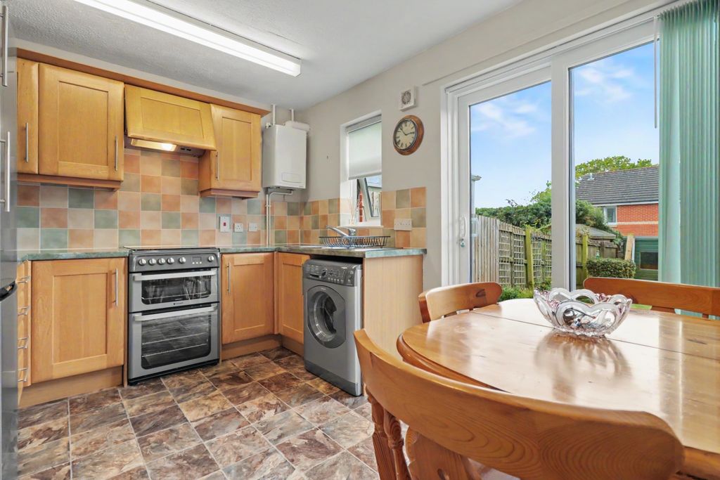 Property photo 3 of 10 Kitchen Dining Room