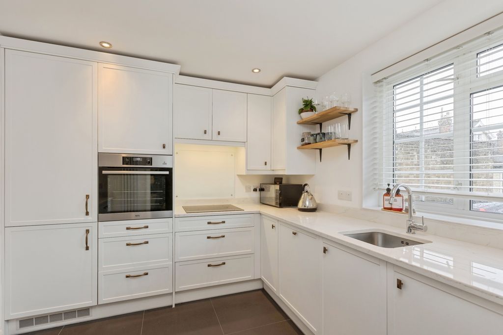 Property photo 2 of 20 Photo