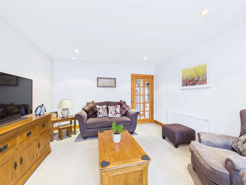 Property photo 3 of 30 Sitting Room