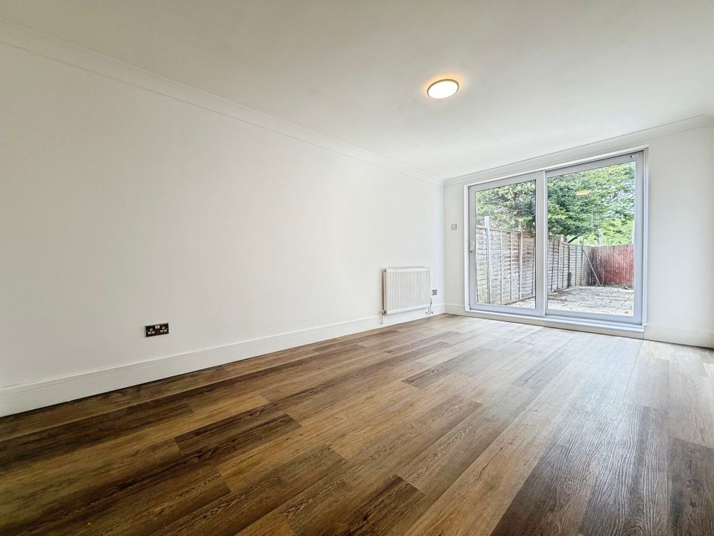 Property photo 3 of 21 Pbox-Img.Jpg