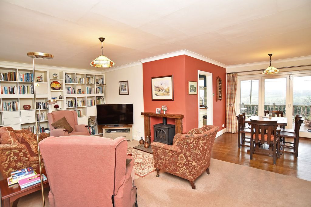 Property photo 2 of 22