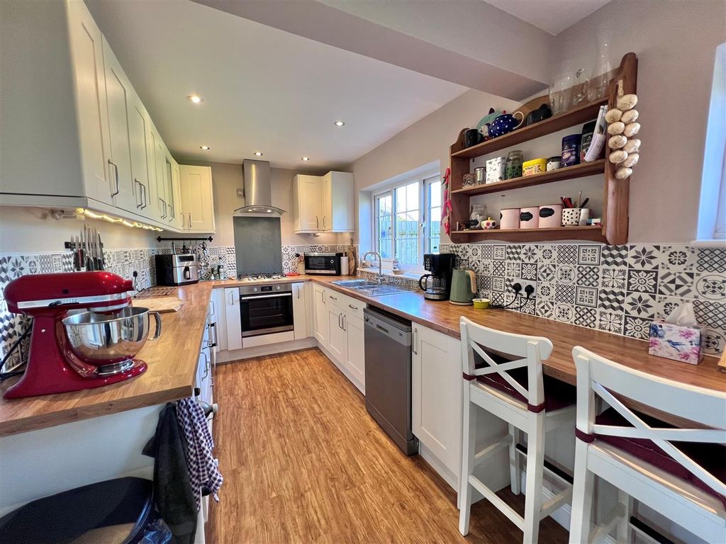 Property photo 2 of 20 Kitchen 1.Jpg