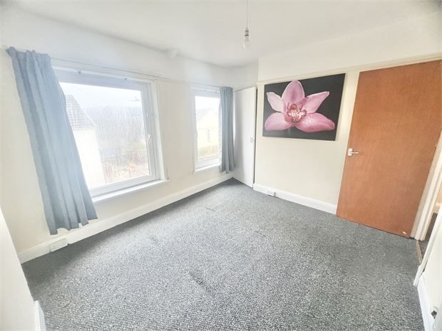 Property photo 3 of 8 Picture 3