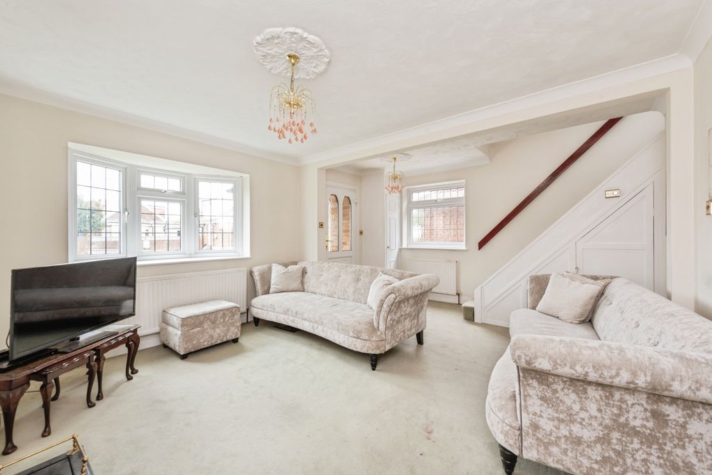 Property photo 2 of 17 Gardens18Of39