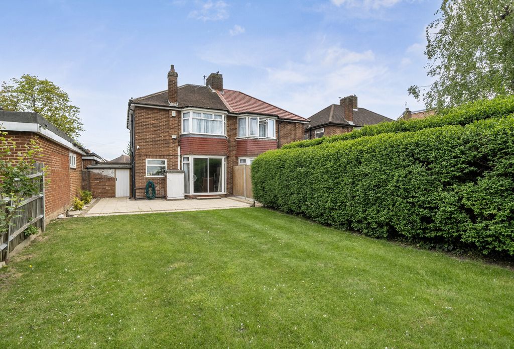 Property photo 1 of 13 1447830-11-69E63c...