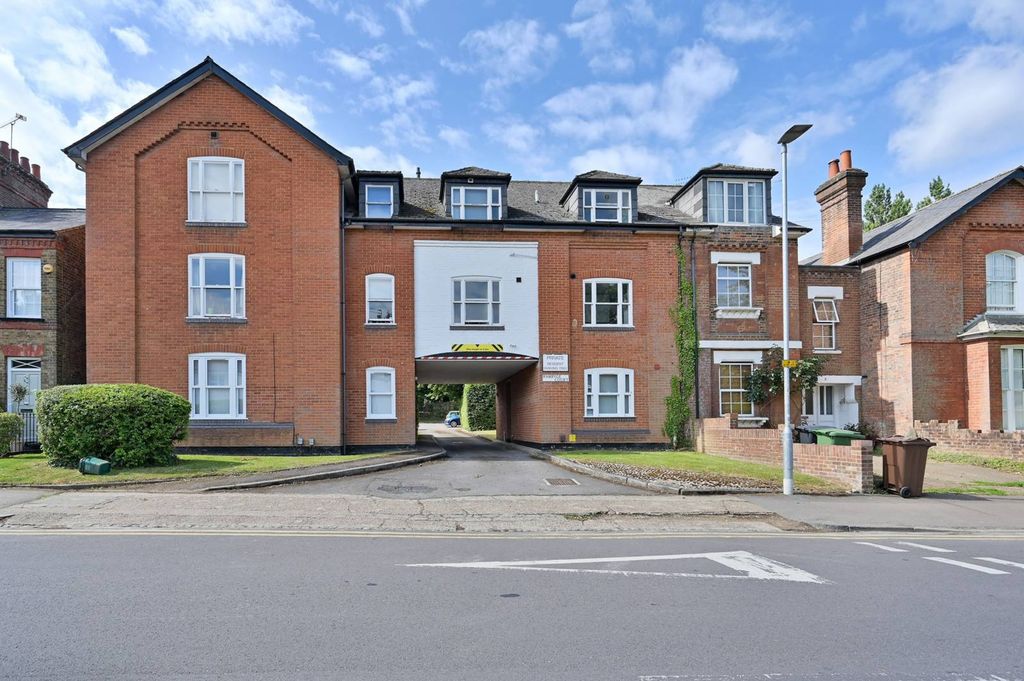 Property photo 1 of 8