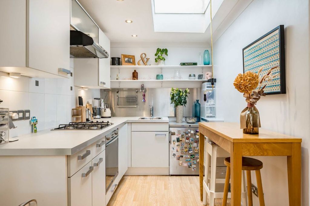 Property photo 3 of 6