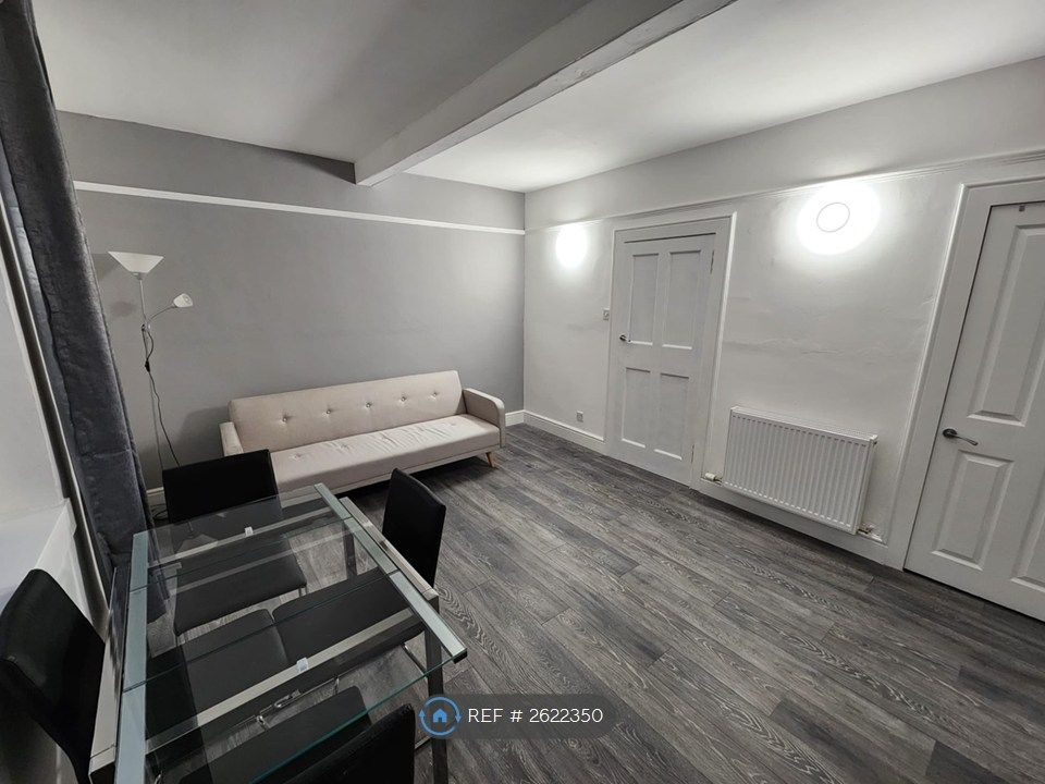 Property photo 2 of 10 Living Room