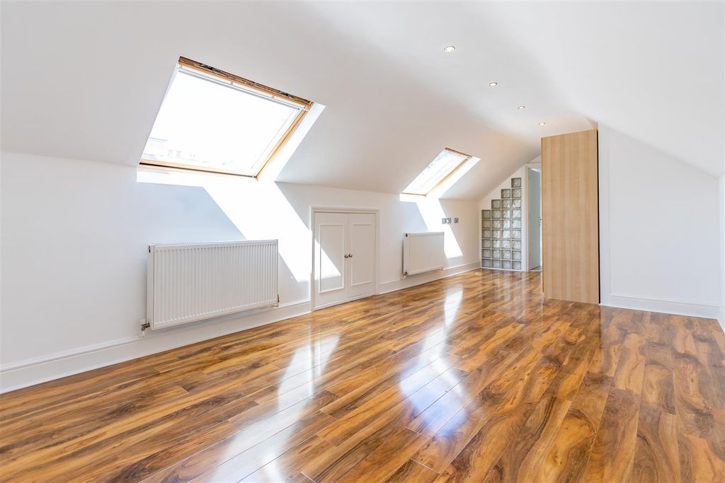 Property photo 3 of 12 Bedrom 5 (1 Of 1).Jpg