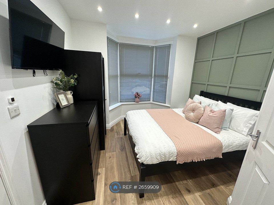 Property photo 1 of 8 Room 1