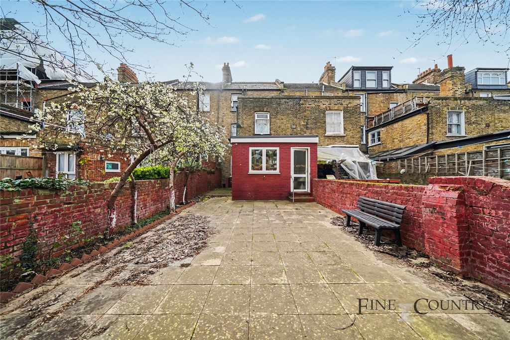 Property photo 2 of 12 Picture No. 14