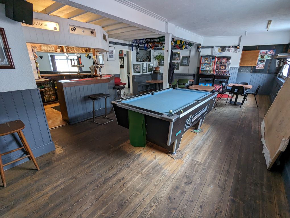 Property photo 2 of 8
