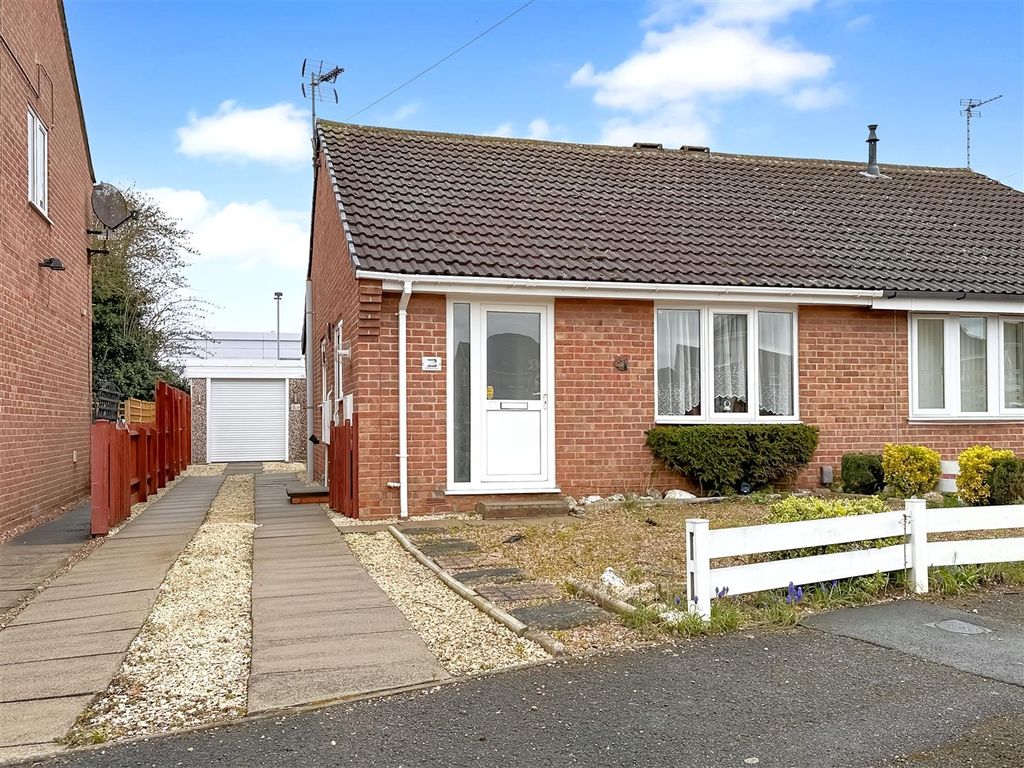 Property photo 1 of 15 Front Aspect 622