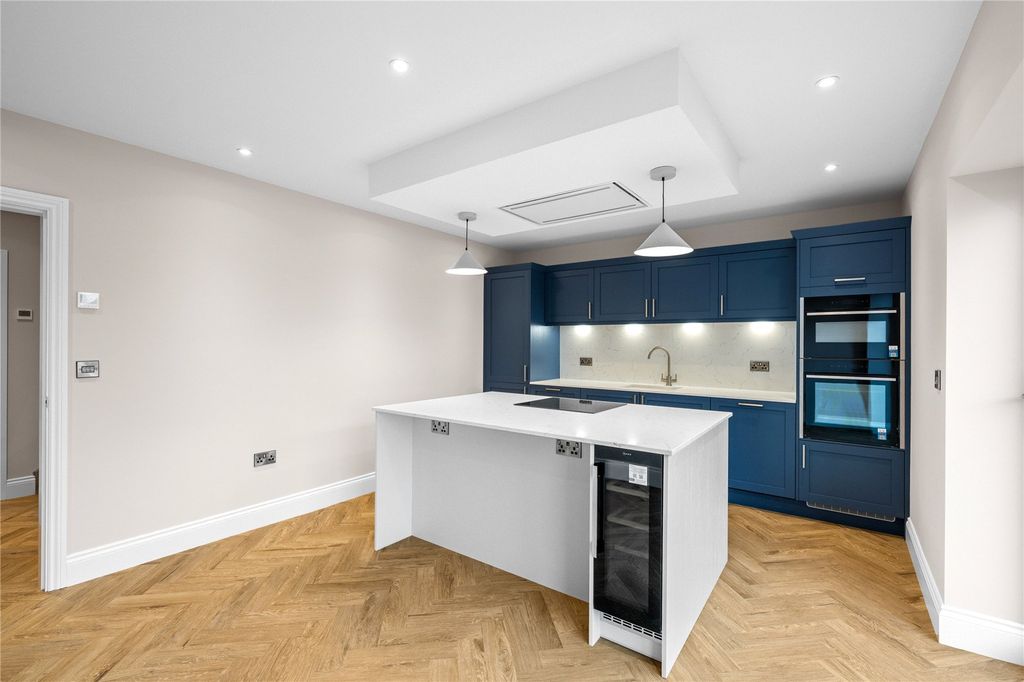 Property photo 2 of 9 Kitchen Example