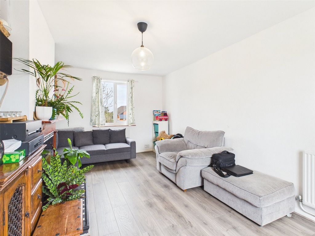 Property photo 2 of 23 Picture No. 14