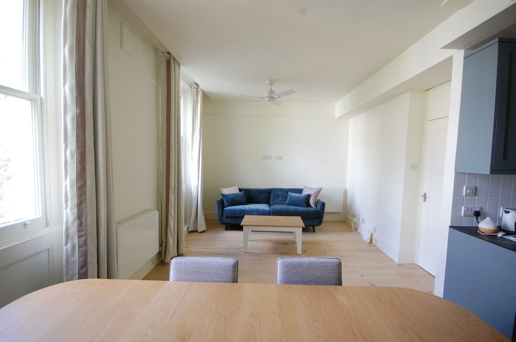 Property photo 1 of 13 Living Room