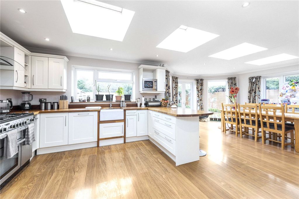 Property photo 3 of 14 Kitchen
