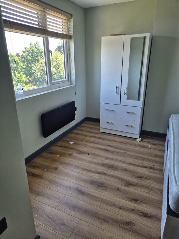 Property photo 1 of 4