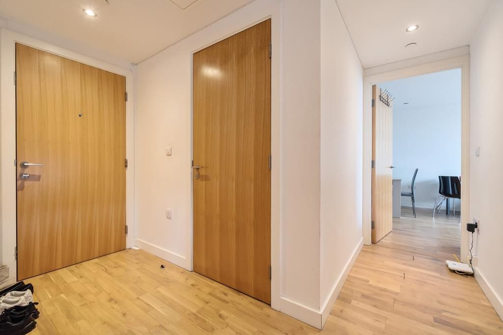 Property photo 3 of 19 Hallway