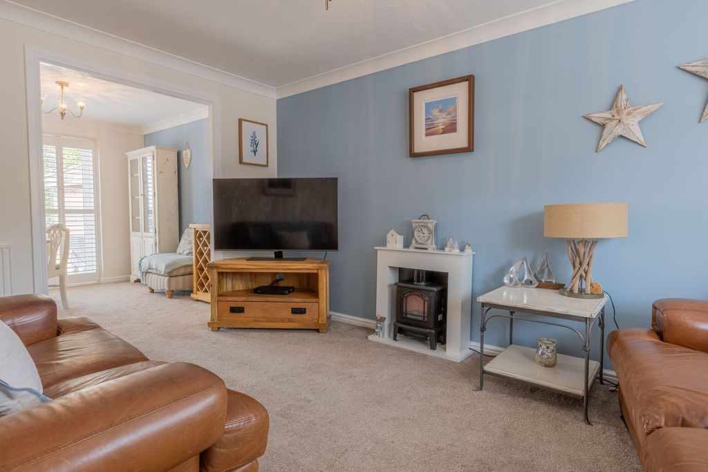 Property photo 3 of 35