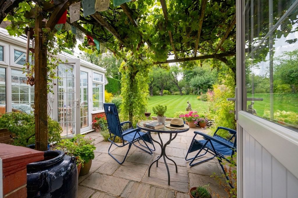 Property photo 2 of 39