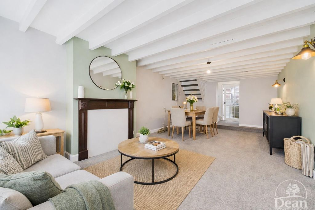 Property photo 2 of 26