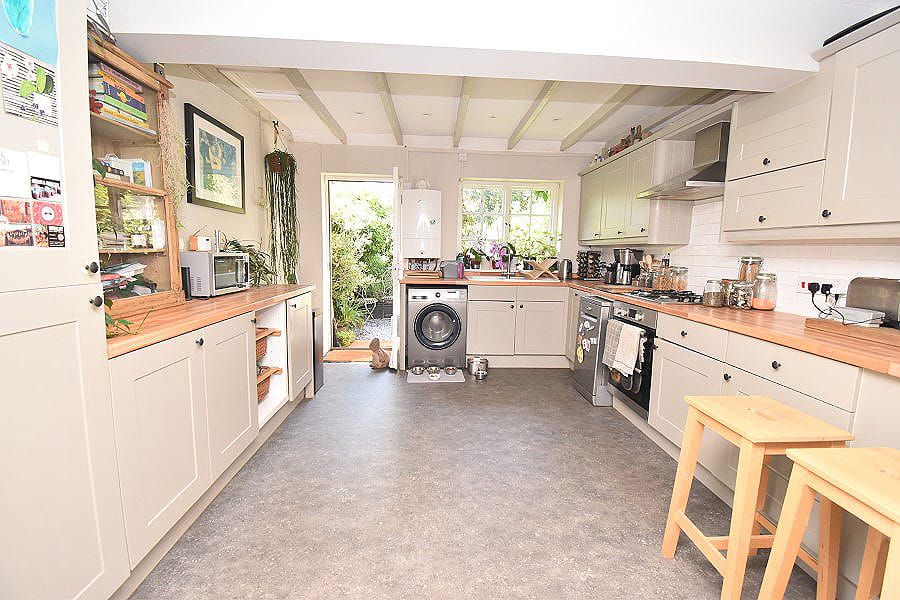 Property photo 3 of 16