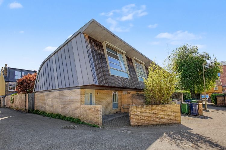 Property photo 3 of 9 327571