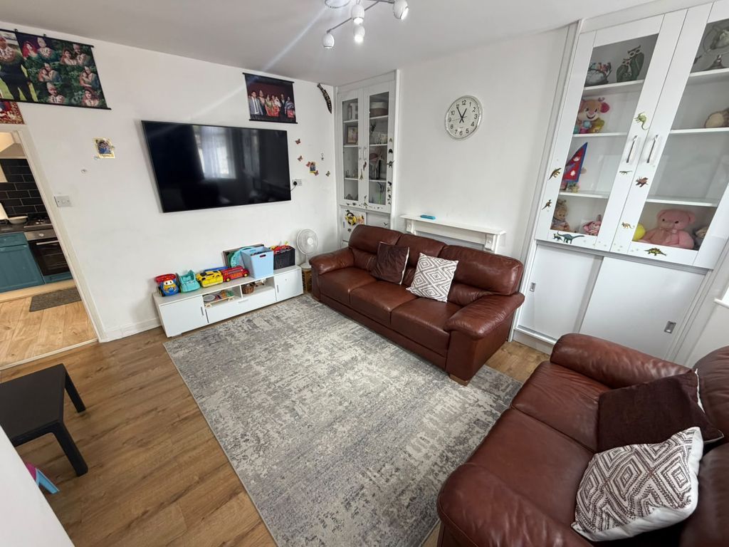 Property photo 3 of 22