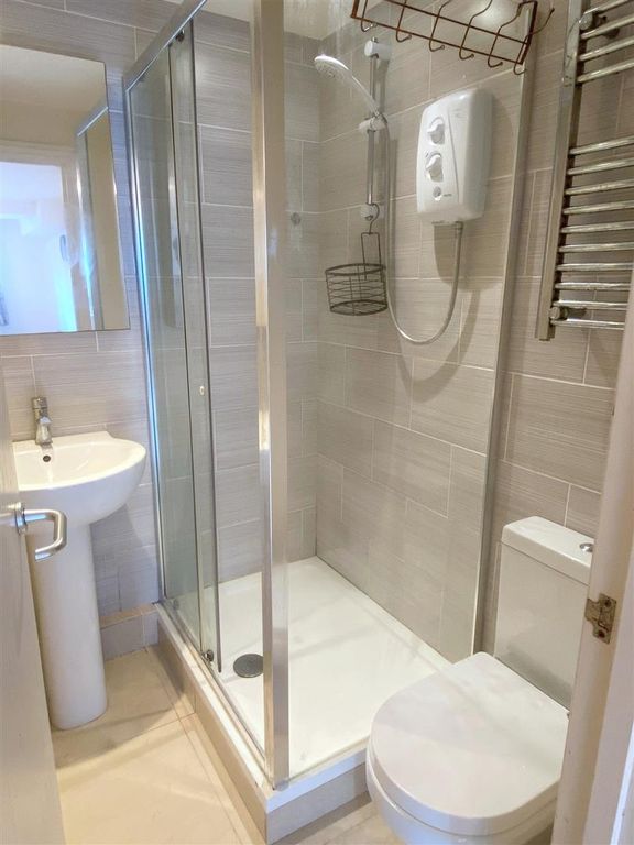 Property photo 2 of 5 Shower_Lightened.Jpg