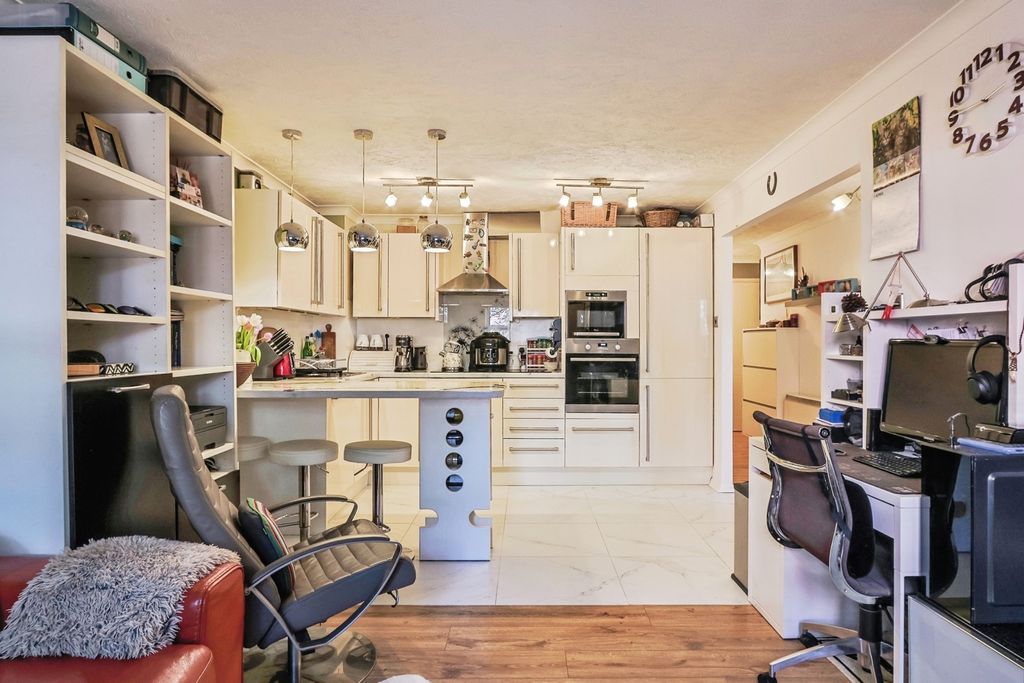 Property photo 1 of 15 Pbox-Img.Jpg