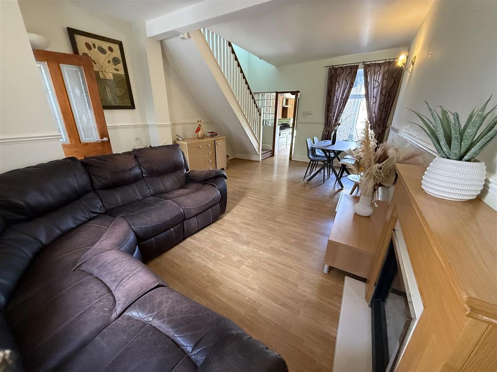 Property photo 3 of 20 Living Dining Room