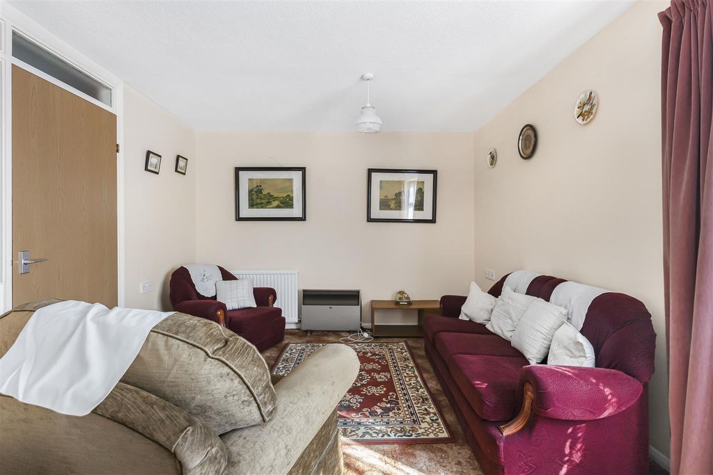 Property photo 3 of 14 9_49649.Jpg