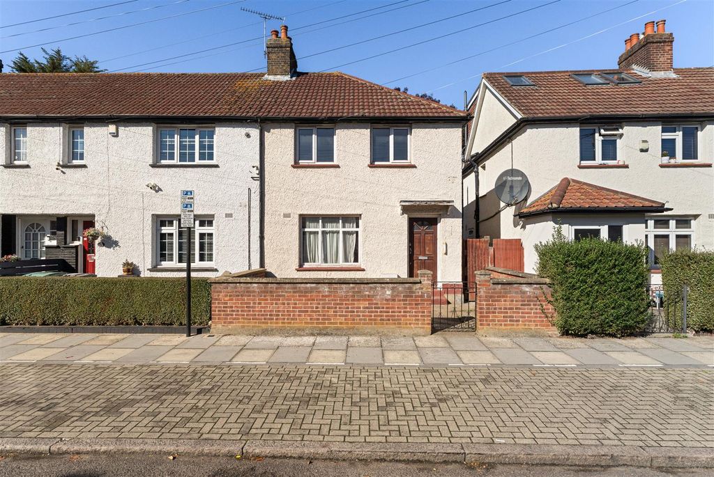 Property photo 1 of 21 Reynardson Road, N17