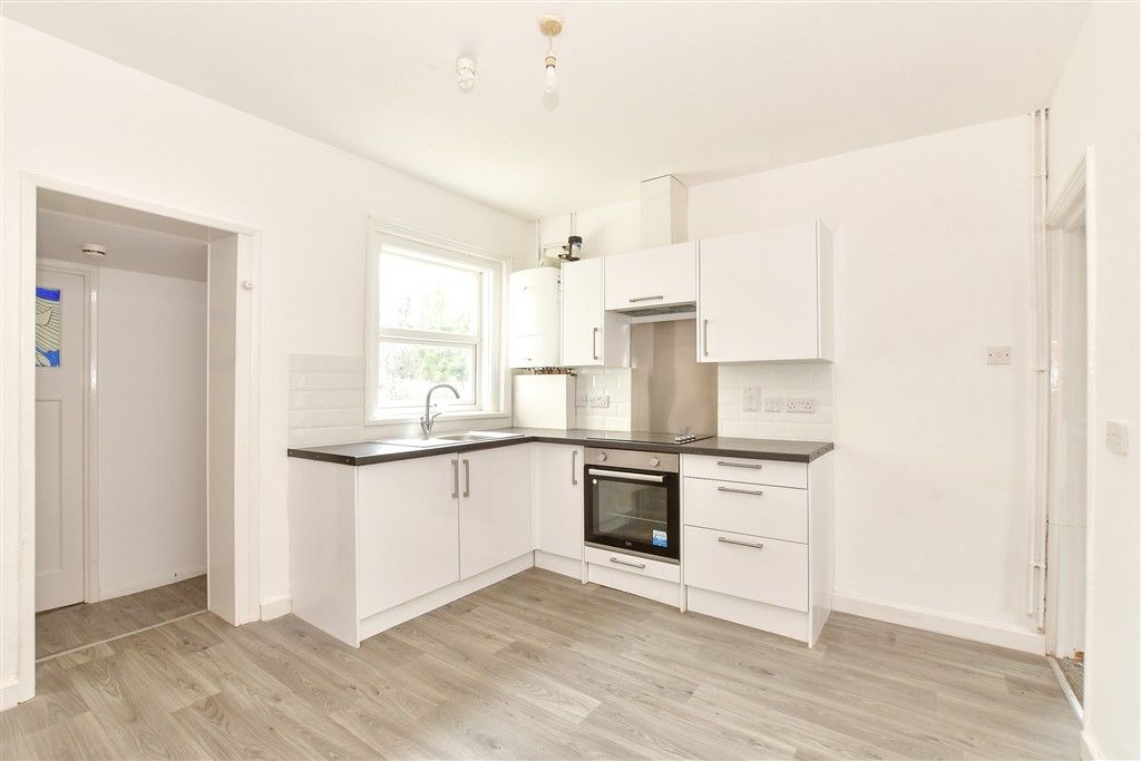 Property photo 3 of 11 Kitchen/ Dining Room
