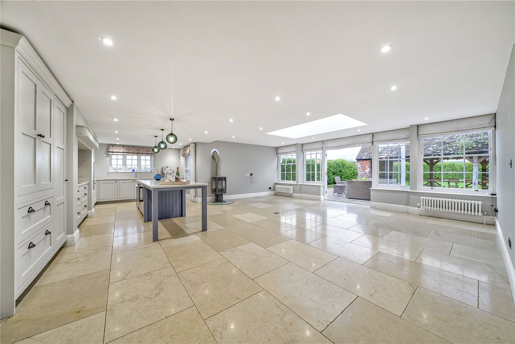 Property photo 3 of 73 Open Plan Kitchen