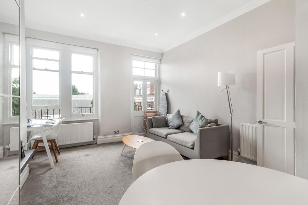 Property photo 2 of 11 Image