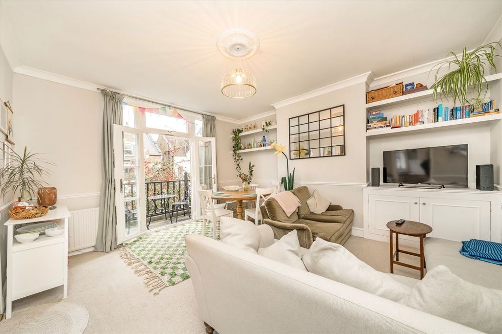 Property photo 2 of 8