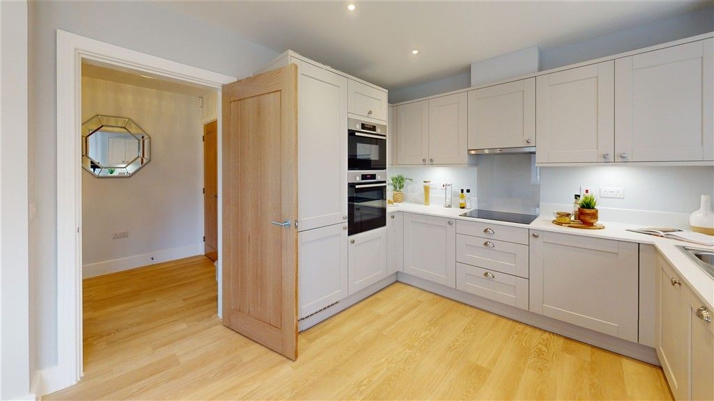 Property photo 2 of 13 Kitchen (Showhome)