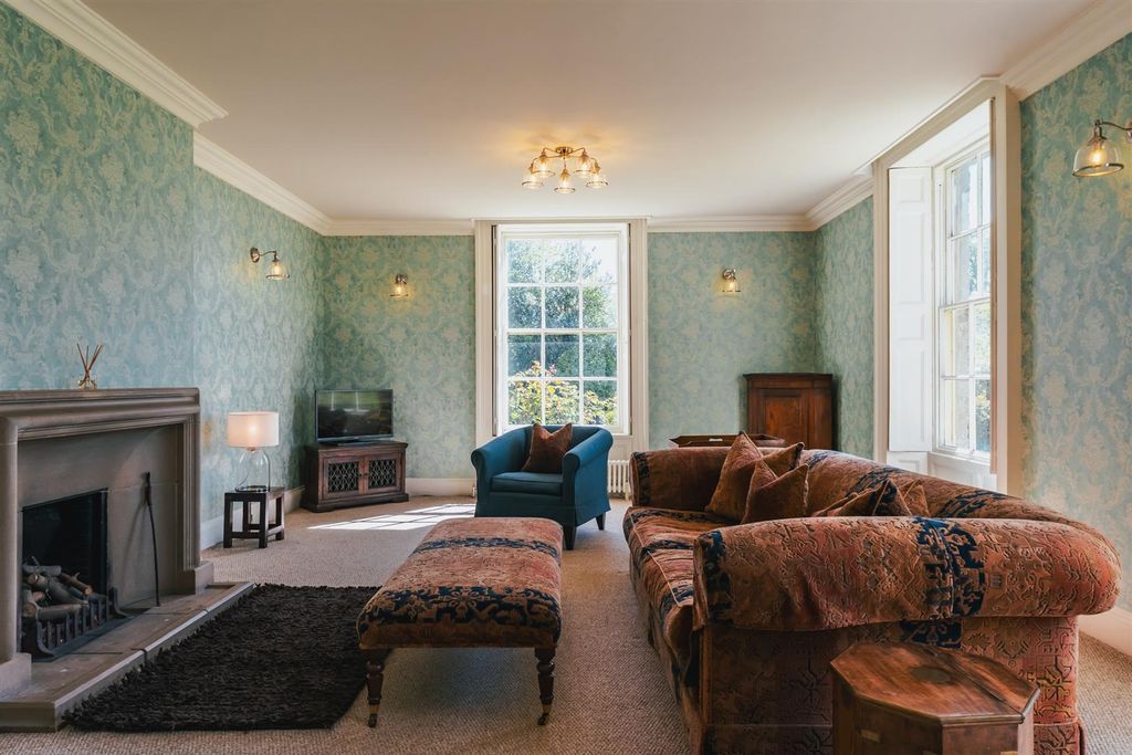 Property photo 3 of 79 Drawing Room