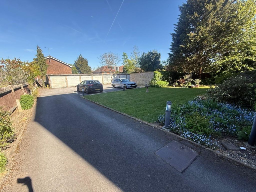 Property photo 3 of 9