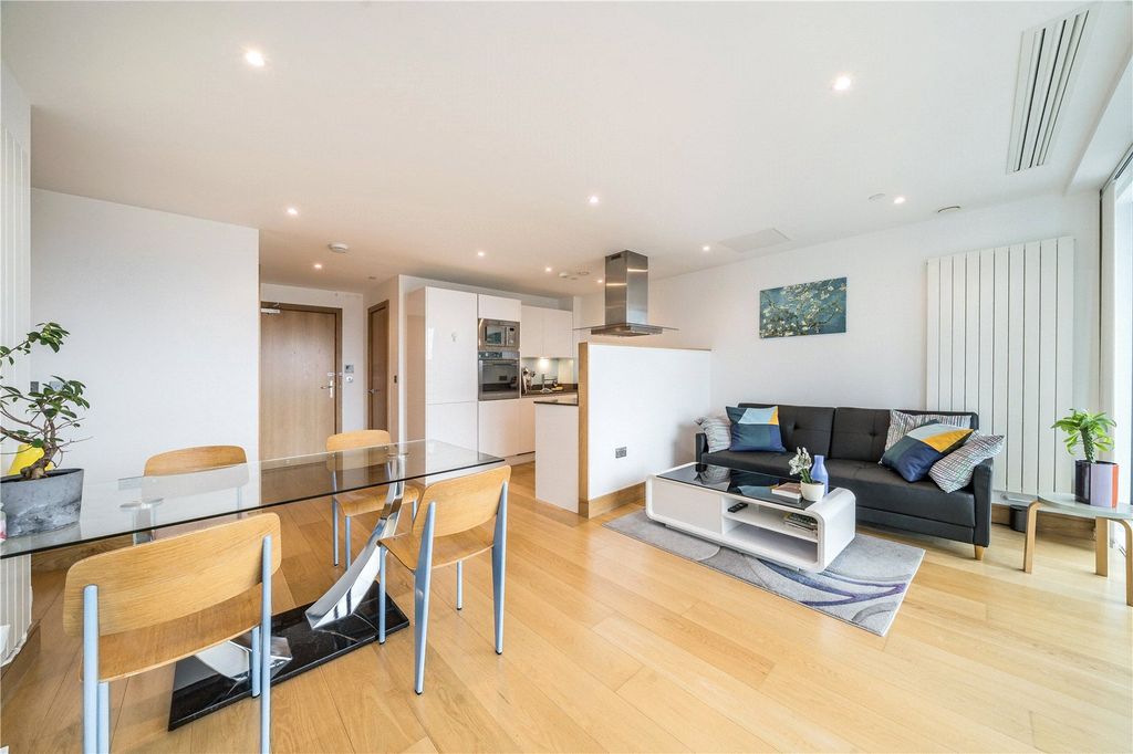 Property photo 2 of 17 Picture No. 23